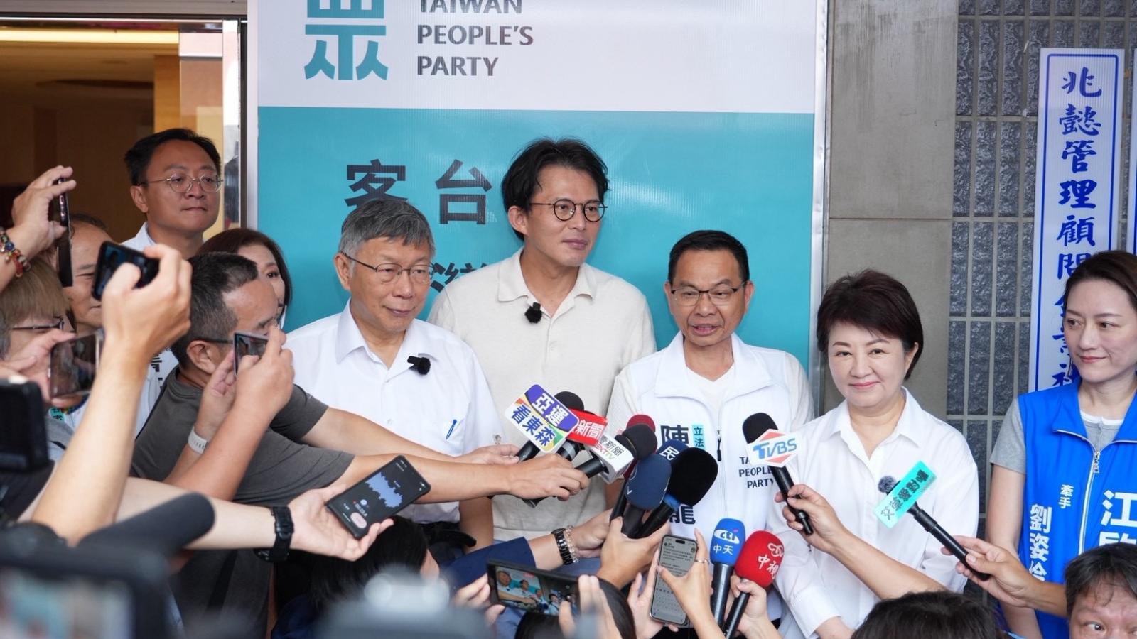 柯文哲戴電子手環,盧秀燕安慰喊「我們要更勇敢」 江和樹:藍白合下架民進黨是共識