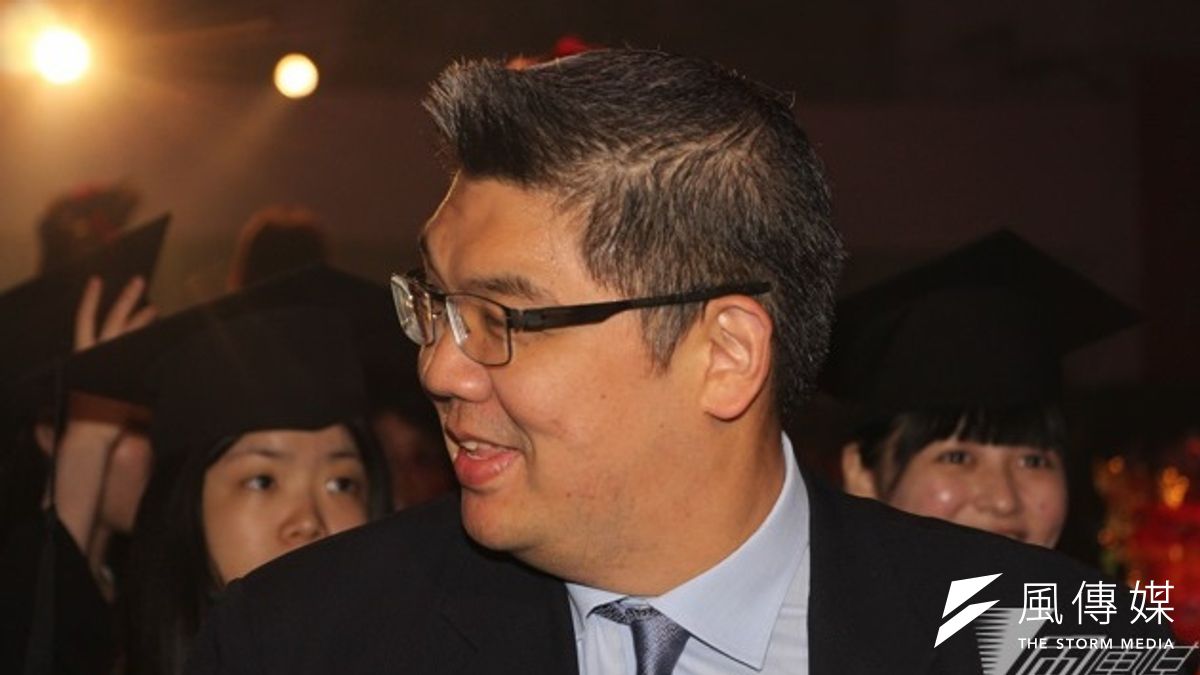 根據平面媒體的民調,新北市長部分,朱立倫以近20%的支持度大勝民進黨參選人游錫堃,但在台北市,柯文哲領先連勝文近7%。(葉信菉攝) 根據平面媒體的民調,新北市長部分,朱立倫以近20%的支持度大勝民進黨參選人游錫堃,但在台北市,柯文哲領先連勝文近7%。(葉信菉攝)