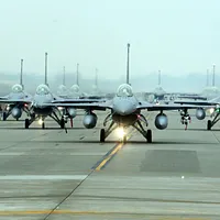 パキスタンが空戦で「中国式キルチェーン」を使用してインド軍を撃墜し、我が国の空軍の軍備計画に影響を与えた。写真は、空軍F16V BLK20戦闘機。(資料写真、蘇仲泓撮影) パキスタンが空戦で「中国式キルチェーン」を使用してインド軍を撃墜し、我が国の空軍の軍備計画に影響を与えた。写真は、空軍F16V BLK20戦闘機。(資料写真、蘇仲泓撮影)