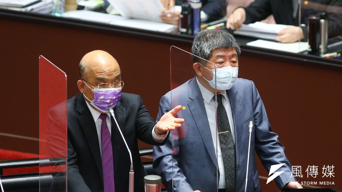 藝人郭彥均日前於其臉書粉專提到「很多孩子都走了」,隨即引發綠營側翼出征,迫使其將臉書貼文下架並道歉,行政院長蘇貞昌(左)、衛福部長陳時中更下令查辦是否有不實謠言。(資料照,顏麟宇攝) 藝人郭彥均日前於其臉書粉專提到「很多孩子都走了」,隨即引發綠營側翼出征,迫使其將臉書貼文下架並道歉,行政院長蘇貞昌(左)、衛福部長陳時中更下令查辦是否有不實謠言。(資料照,顏麟宇攝)