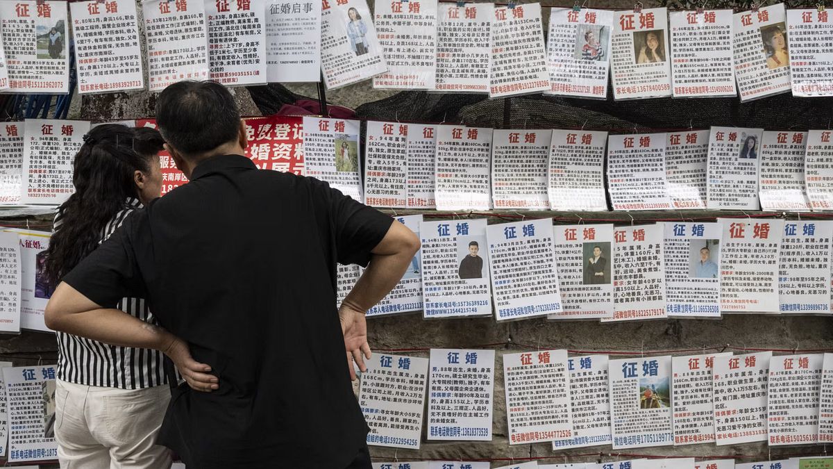 一些個人資料包含在美國屬於禁忌的細節,比如體重以及父母是否有養老金。(華爾街日報) 一些個人資料包含在美國屬於禁忌的細節,比如體重以及父母是否有養老金。(華爾街日報)