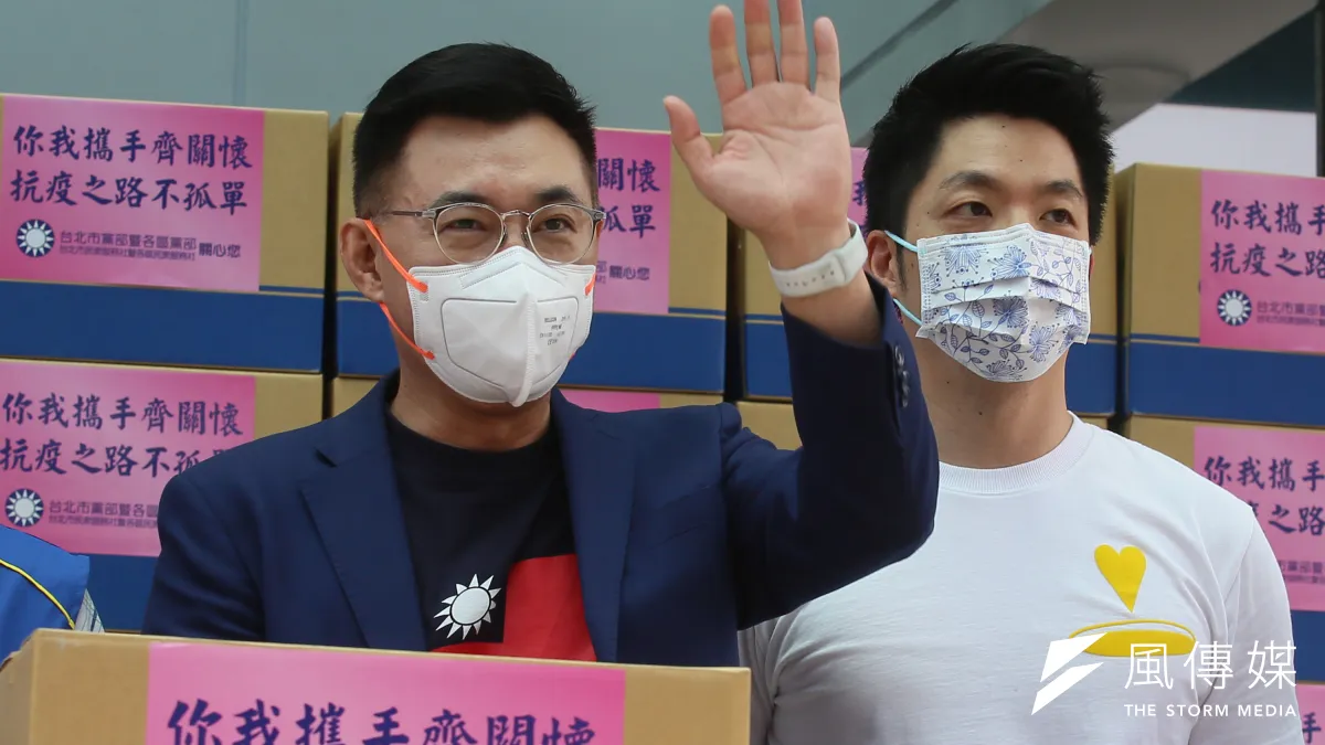 最新民調顯示,國民黨支持度有所增加,創新2020年初以來的次高紀錄。國民黨主席江啟臣(左)與國民黨立委蔣萬安(右)。(資料照,柯承惠攝)