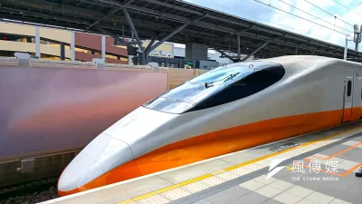 台灣高鐵宣布將推出「寧靜車廂」政策,未來在車上接電話需前往車廂連結處。(示意圖,王仁邑提供)