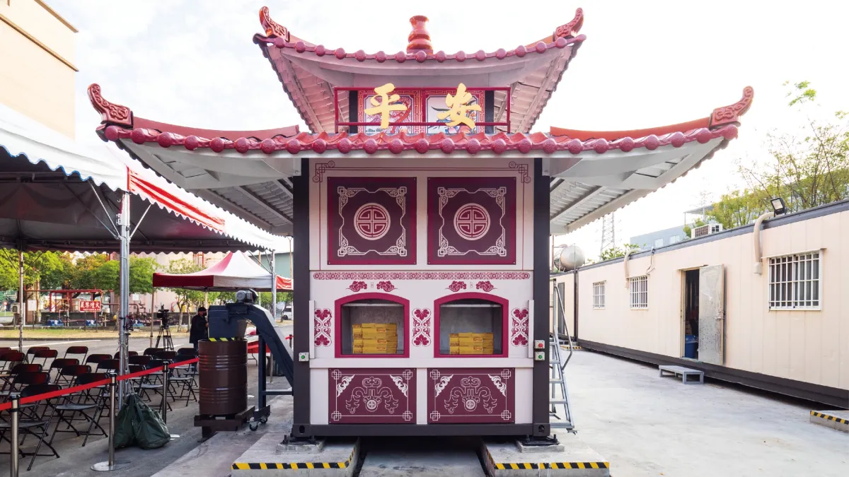 環保局紙錢集中燒專用金爐。(圖/高市環保局提供)