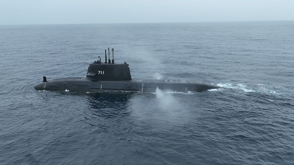 海鯤號完成海上浮航測試 台船宣布調校後將進入潛航測試