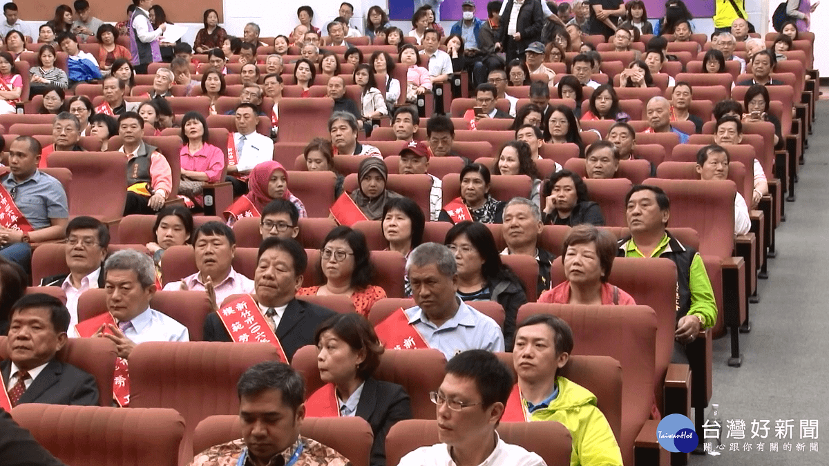 感謝勞工朋友 兩百位模範勞工齊聚 感謝勞工朋友 兩百位模範勞工齊聚