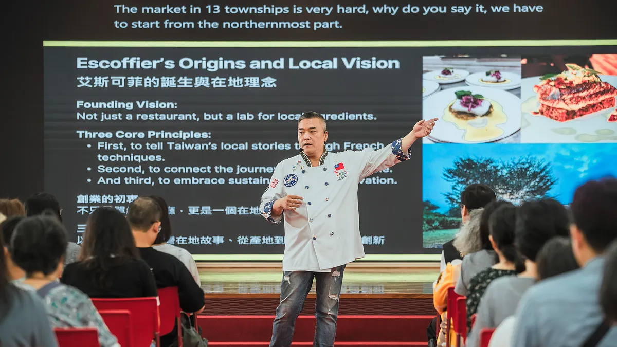 花蓮縣政府舉辦「國際交流講堂」,邀請主廚林仁中,分享將花蓮在地食材轉化為國際舞台上的創意佳餚。(圖/花蓮縣政府提供) 花蓮縣政府舉辦「國際交流講堂」,邀請主廚林仁中,分享將花蓮在地食材轉化為國際舞台上的創意佳餚。(圖/花蓮縣政府提供)
