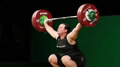 紐西蘭跨性別舉重好手哈伯德(Laurel Hubbard)確定在東京奧運女子組出賽,引發討論。(美聯社)