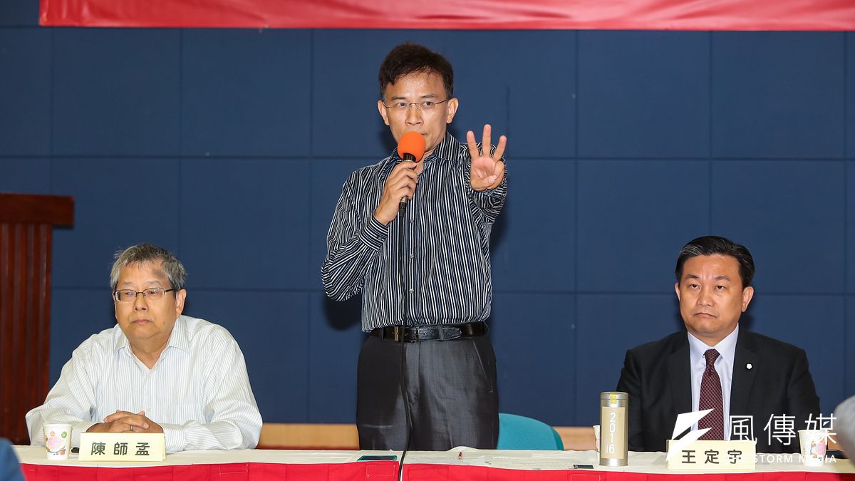 台大教師評審委員會今年2月決議,回聘彭文正為生物資源暨農生物產業傳播暨發展學系兼任教授,教授「媒體大數據分析」。(資料照,顏麟宇攝) 台大教師評審委員會今年2月決議,回聘彭文正為生物資源暨農生物產業傳播暨發展學系兼任教授,教授「媒體大數據分析」。(資料照,顏麟宇攝)