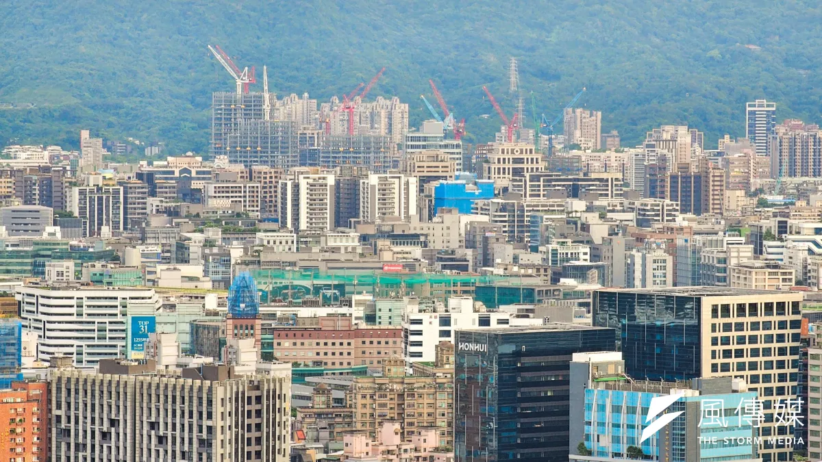 學者強調,央行迄今推出七次選擇性信用管制,房市好不容易降溫,如果因為市況不好就要降息,過去的信用管制就白做了。(資料照/洪煜勛攝)
