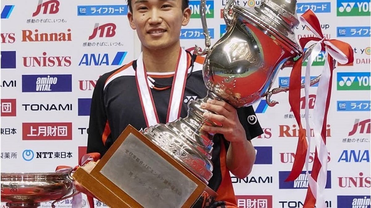 世界球王桃田賢斗擊敗西本拳太,奪下日本全國錦標賽男單冠軍。 (圖片取自Instagram) 世界球王桃田賢斗擊敗西本拳太,奪下日本全國錦標賽男單冠軍。 (圖片取自Instagram)