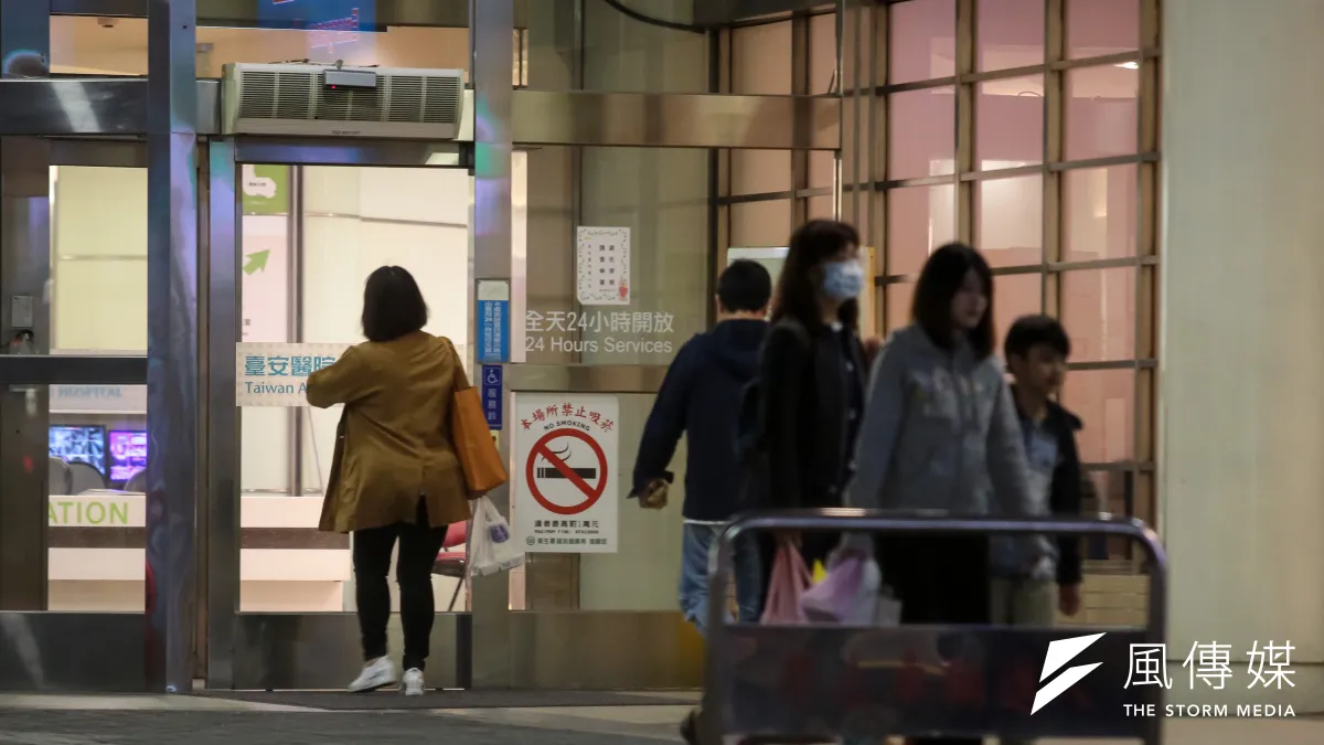 成年女性由於原本吸菸率就低,且吸菸族群對菸品的黏著度相對比男性更高,以致於戒菸不易,吸菸率與過去相較也變化有限。示意圖。(顏麟宇攝)【吸菸有害健康】