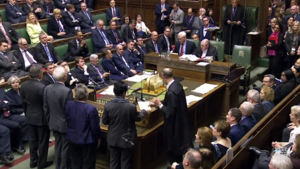 英國議會上議院13日晚投票通過脫歐法案。(美聯社)