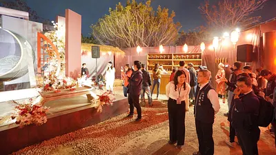 建設局陳大田局長親自到龍門客棧區視察。(圖/台中市政府)