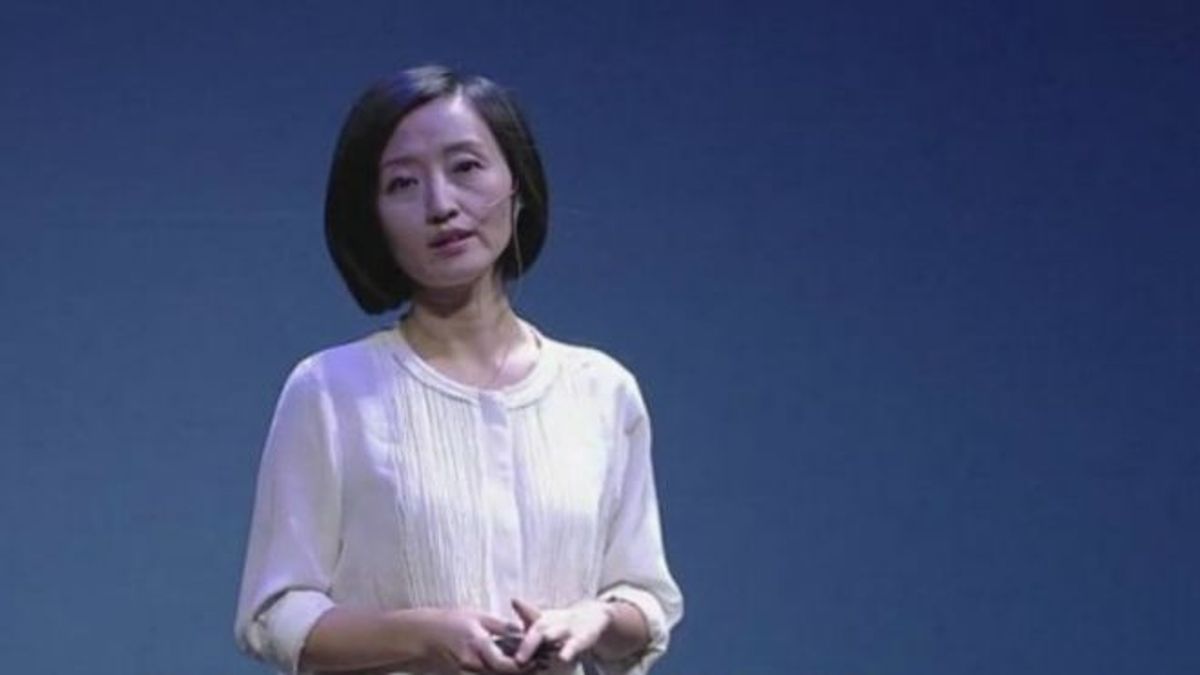 前央視主持人柴靜的舊作《看見》昨天被下令在中國大陸下架,讓外界再度關注這位曾有「才女、公知女神」等稱號的知名媒體人。 前央視主持人柴靜的舊作《看見》昨天被下令在中國大陸下架,讓外界再度關注這位曾有「才女、公知女神」等稱號的知名媒體人。