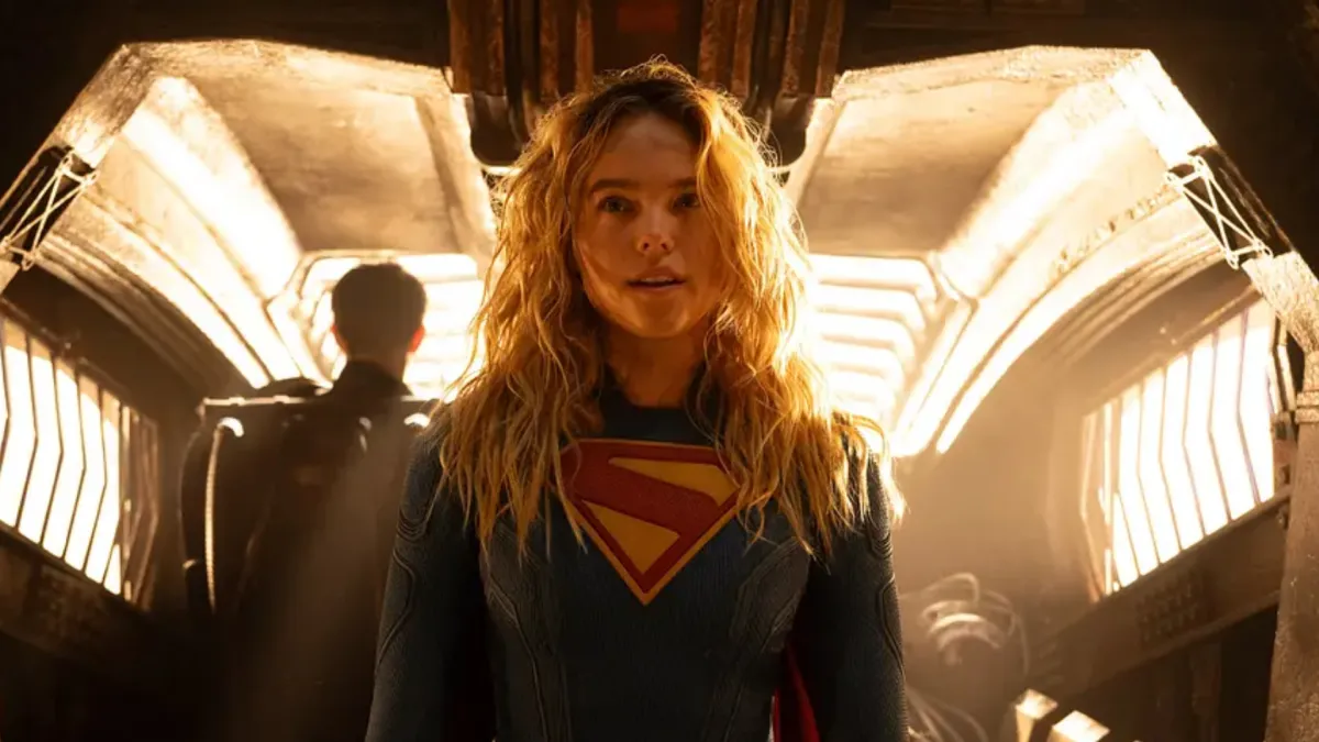 DC宇宙新片《超少女》(Supergirl)於6月24日在全台上映,電影取材自漫畫《超少女:明日之女》,由米莉愛考克飾演卡拉·佐-艾爾,傑森摩莫亞則換下水行俠身分,改以星際賞金獵人「暴狼」登場。(圖/取自imdb)