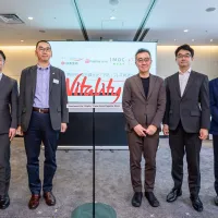 住友生命は熱中症への備えと予防をテーマにしたセミナーを開催し、LINEで加入できる熱中症保険の拡大と、歩行習慣が重症化予防に寄与することを示した最新の熱中症白書を発表した。(写真/VitalityPR事務局提供) 住友生命は熱中症への備えと予防をテーマにしたセミナーを開催し、LINEで加入できる熱中症保険の拡大と、歩行習慣が重症化予防に寄与することを示した最新の熱中症白書を発表した。(写真/VitalityPR事務局提供)