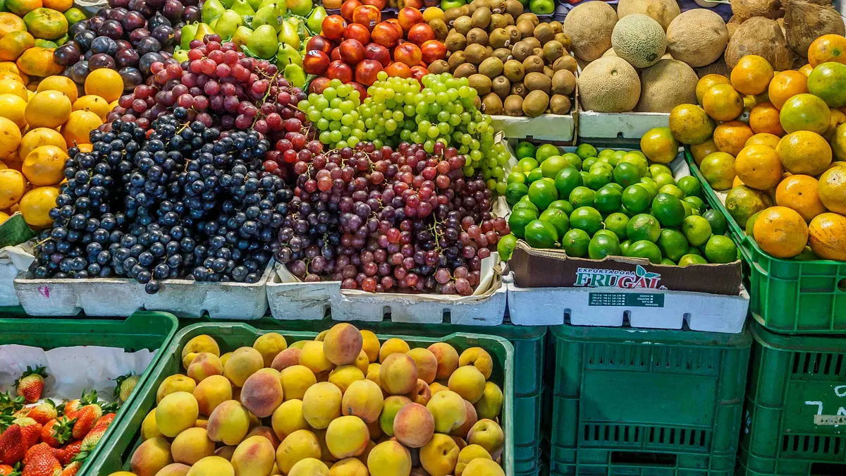 2025 年初爆發的智利櫻桃銷毀慘案迎來最終裁決,智利憲法法院近日一致通過駁回出口商的違憲訴訟,裁定航運商僅須支付約 1,640 萬美元的責任補償金。(示意圖/取自Unsplash)