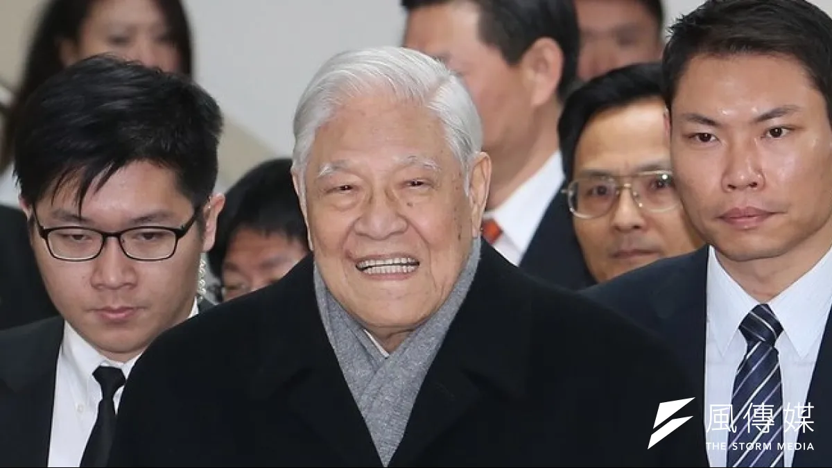 台灣高等法院19日針對李登輝國安密帳案開準備庭,李登輝在開庭前對記者說,自己沒問題。(吳逸驊攝)