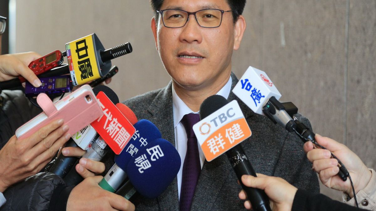 林佳龍臨時會請假引撻伐 卓冠廷:議長有同意 林佳龍臨時會請假引撻伐 卓冠廷:議長有同意