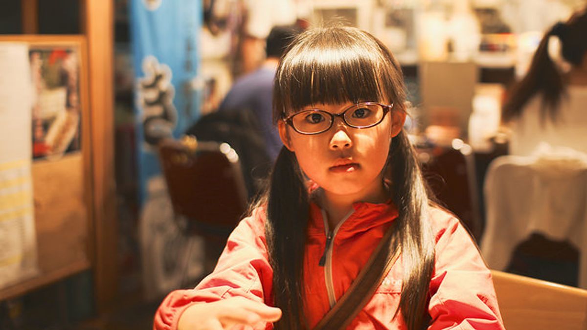 許多家長習慣用3C產品安撫小孩,但若成習慣,易導致兒童過早近視,度數暴增惡化成高度近視。(圖/MIKI Yoshihito @flickr) 許多家長習慣用3C產品安撫小孩,但若成習慣,易導致兒童過早近視,度數暴增惡化成高度近視。(圖/MIKI Yoshihito @flickr)