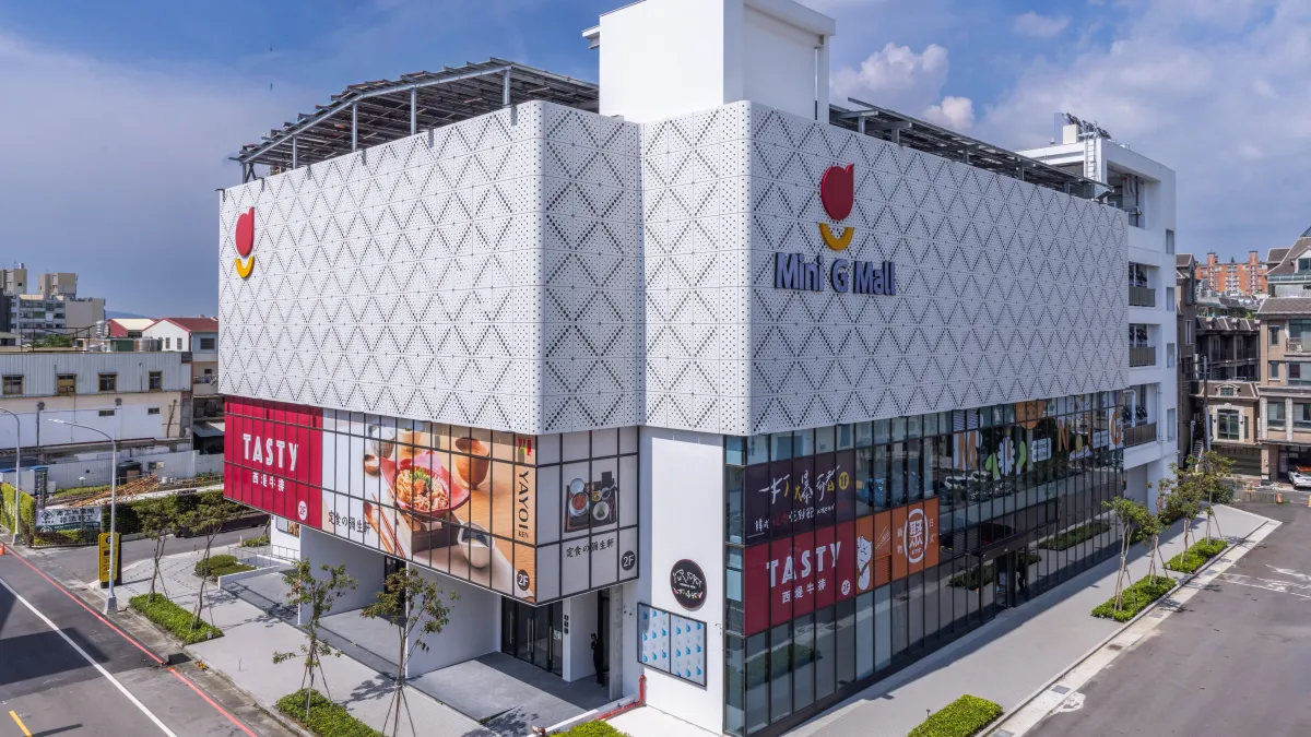 位於豐原大社街2400坪的全新純白社區型商場「Mini G Mall」宣布於2026年7月3日正式試營運。強勢插旗B1F的DAISO JAPAN大創百貨,1、2樓更有眾多人氣美食餐廳進駐,包含開丼2.0、西堤牛排、YAYOI彌生軒等名店(圖/Mini G Mall提供)