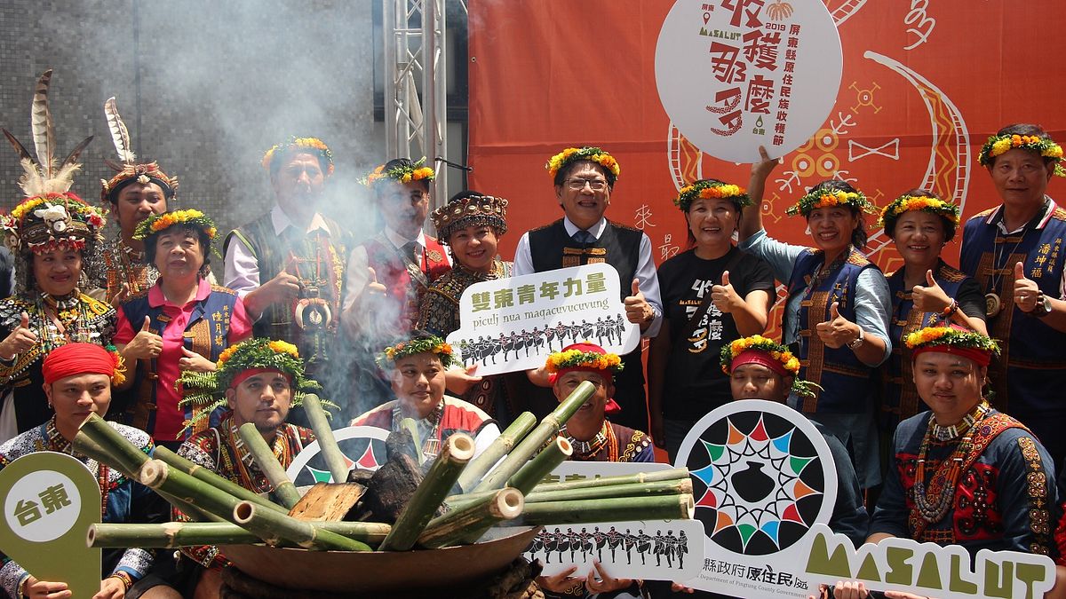 屏東縣政府舉辦「屏東縣原住民族收穫節–收穫那麼多」,即將在屏東縣立田徑場熱鬧登場。(圖/屏東縣政府提供) 屏東縣政府舉辦「屏東縣原住民族收穫節–收穫那麼多」,即將在屏東縣立田徑場熱鬧登場。(圖/屏東縣政府提供)