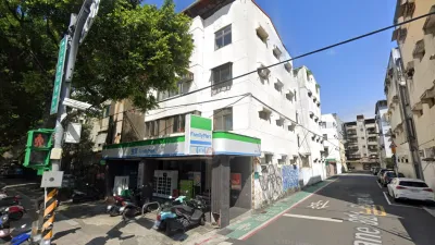 北安路3樓公寓一拍底價2615萬元,最終以4001萬元成功拍出。(圖/翻攝自Google Maps)