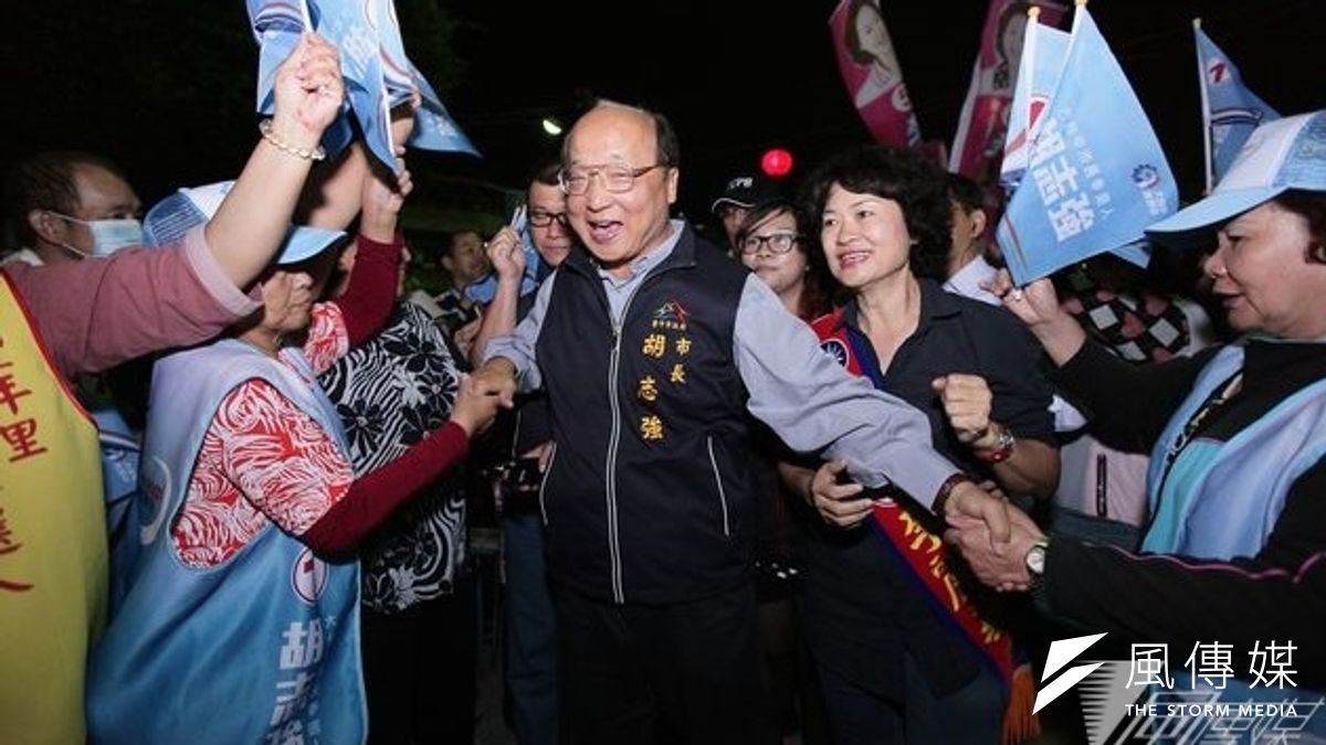 爭取四連任的台中市長最後一周絕地大反攻,除了馬吳江三巨頭合體造勢外,還請出鴻海郭台銘加持。(資料照/蕭德洪攝) 爭取四連任的台中市長最後一周絕地大反攻,除了馬吳江三巨頭合體造勢外,還請出鴻海郭台銘加持。(資料照/蕭德洪攝)