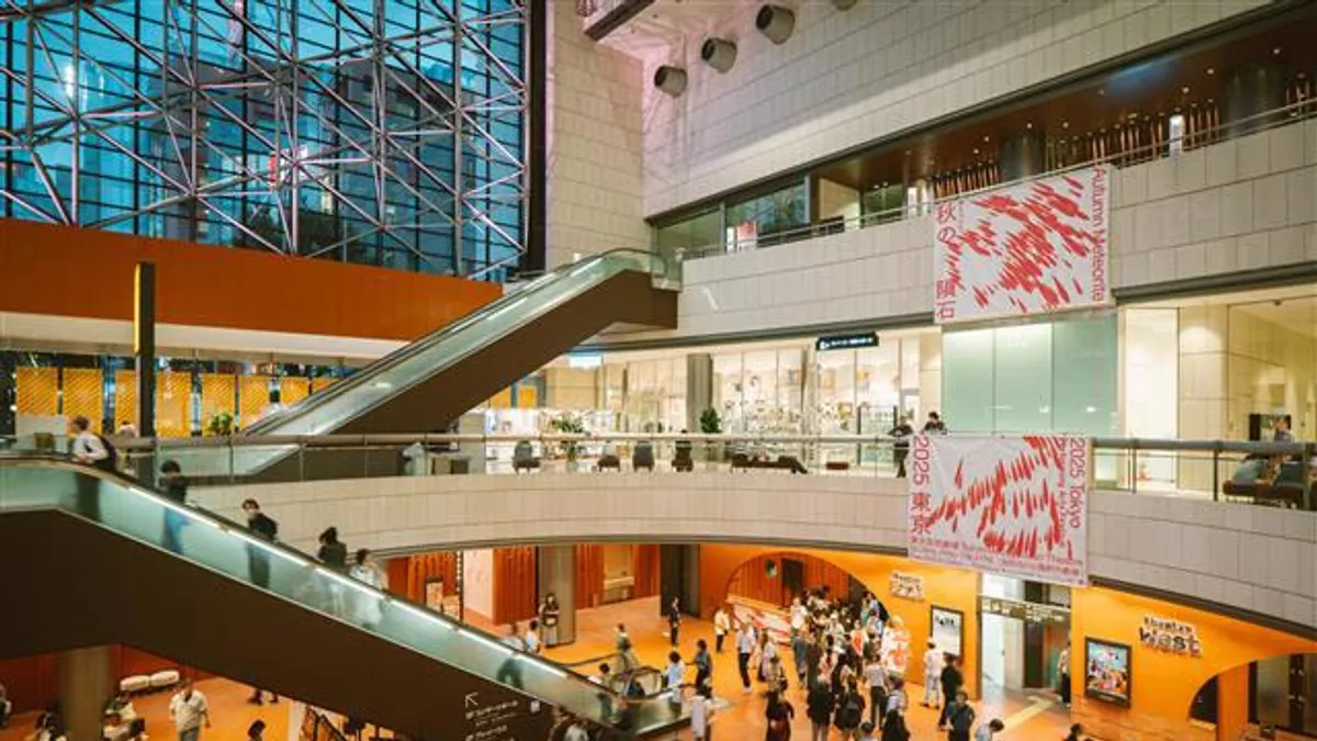 東京芸術祭実行委員会は、初開催となった国際舞台芸術祭「秋の隕石 2025 東京」が約2万2300人を動員し、11月3日に閉幕したと発表した。(写真:東京芸術祭実行委員会提供) 東京芸術祭実行委員会は、初開催となった国際舞台芸術祭「秋の隕石 2025 東京」が約2万2300人を動員し、11月3日に閉幕したと発表した。(写真:東京芸術祭実行委員会提供)