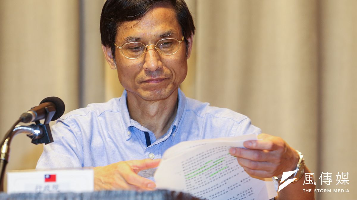 政務委員林萬億兼金年改革委員會副召集人,卻成為箭靶子。(陳明仁攝) 政務委員林萬億兼金年改革委員會副召集人,卻成為箭靶子。(陳明仁攝)