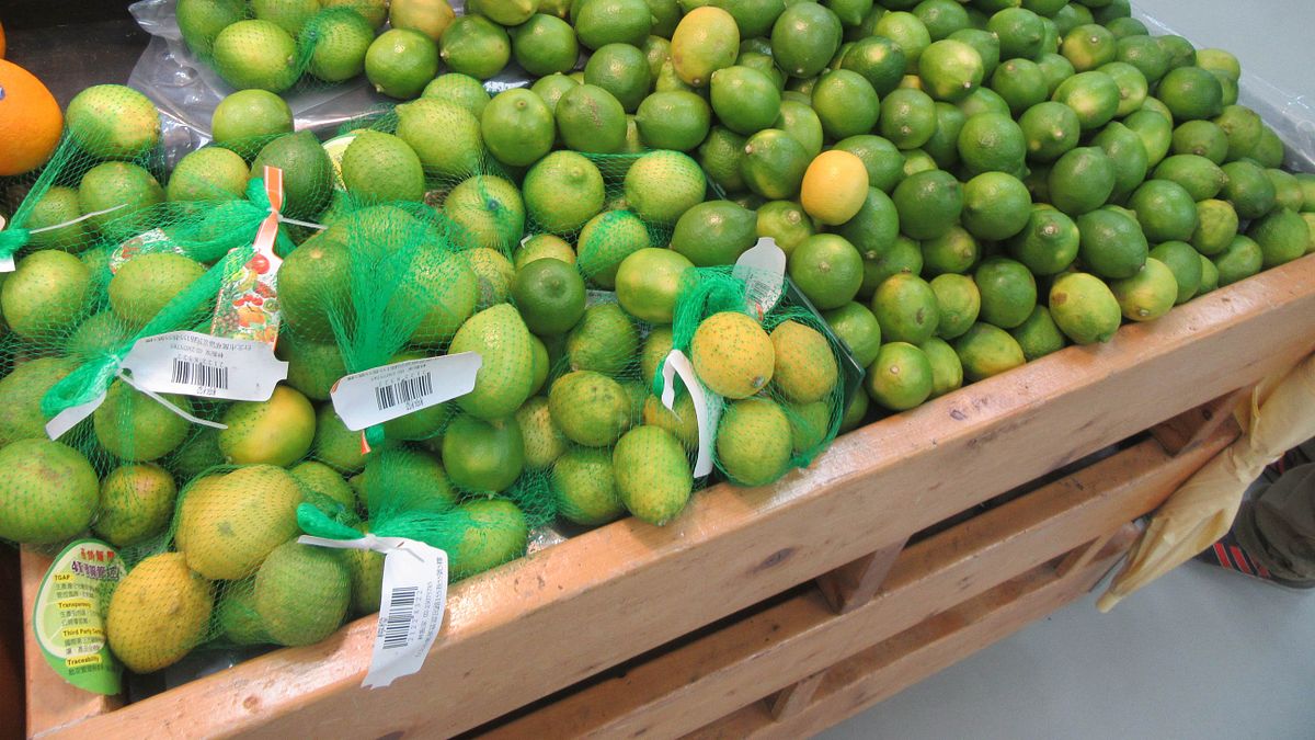 新北市抽驗中秋節應景食材,大潤發1件檸檬農藥超標。(圖/新北市政府衛生局提供) 新北市抽驗中秋節應景食材,大潤發1件檸檬農藥超標。(圖/新北市政府衛生局提供)