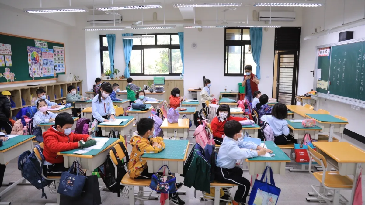 台灣抱持閉關自守的政策,在大學過多、報考人數不足的情況下,既無法吸引外國學生前來就讀,又不情願開放陸生來台及不願認證大陸學歷,豈不是將今天的問題加碼,留到明天解決?(圖/台中市政府)