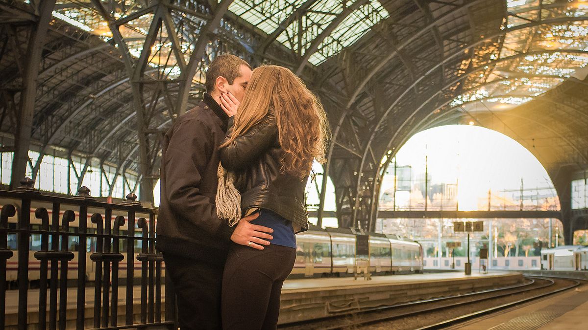 男人和女人都說,接吻會讓他們和伴侶的感情加深,但是...(圖/EnricFradera@flickr) 男人和女人都說,接吻會讓他們和伴侶的感情加深,但是...(圖/EnricFradera@flickr)