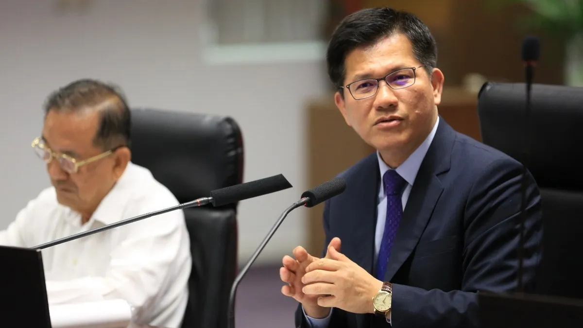 公車補貼政策惹議 林佳龍:讓業者少賺不就是目的?