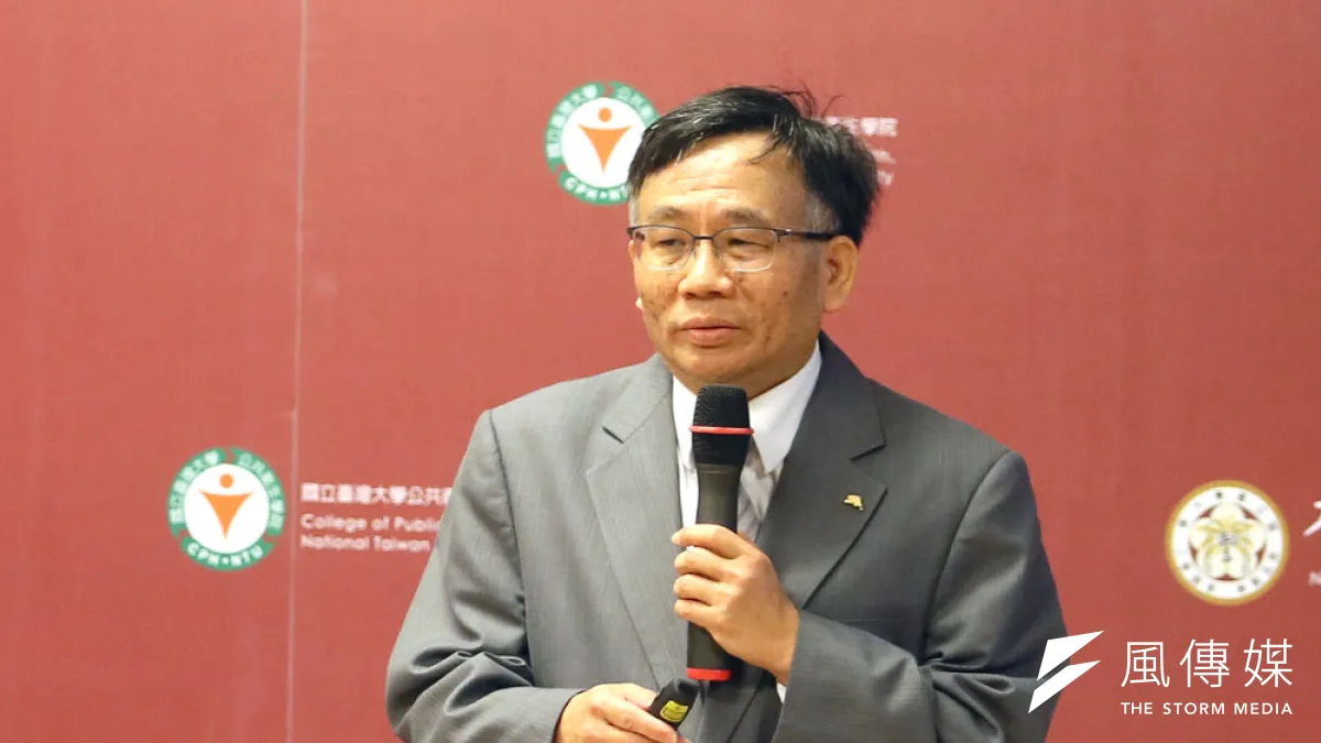 台大公衛學院前副院長陳秀熙分析4種比利時工程師感染可能路徑。(資料照,柯承惠攝)