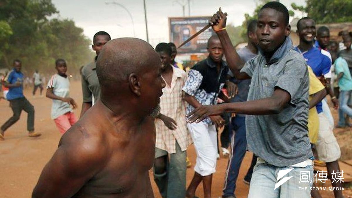 中非共和國基督徒與穆斯林血腥報復,至少造成1000人死亡(取自美聯社) 中非共和國基督徒與穆斯林血腥報復,至少造成1000人死亡(取自美聯社)