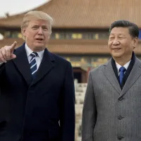 U.S. President Donald Trump tours the Forbidden City in Beijing accompanied by Chinese President Xi Jinping, November 8, 2017. (AP) U.S. President Donald Trump tours the Forbidden City in Beijing accompanied by Chinese President Xi Jinping, November 8, 2017. (AP)