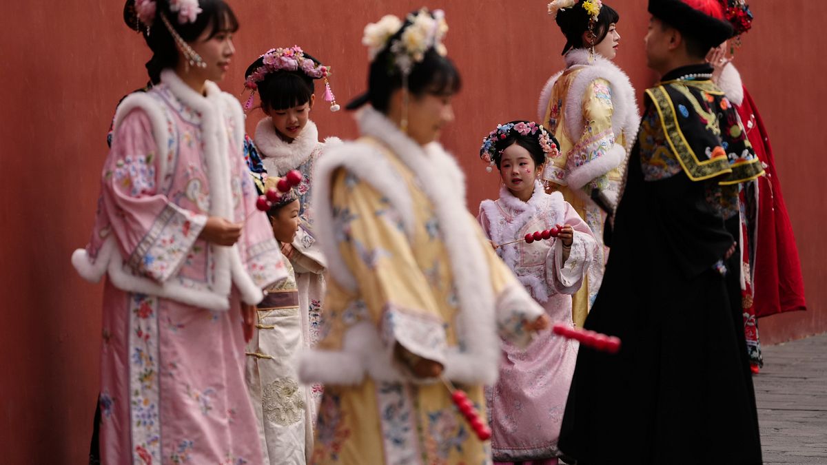 「消費就是愛國」?IMF向中國年輕人喊話:別學長輩存錢了,幫國家花錢才能救經濟