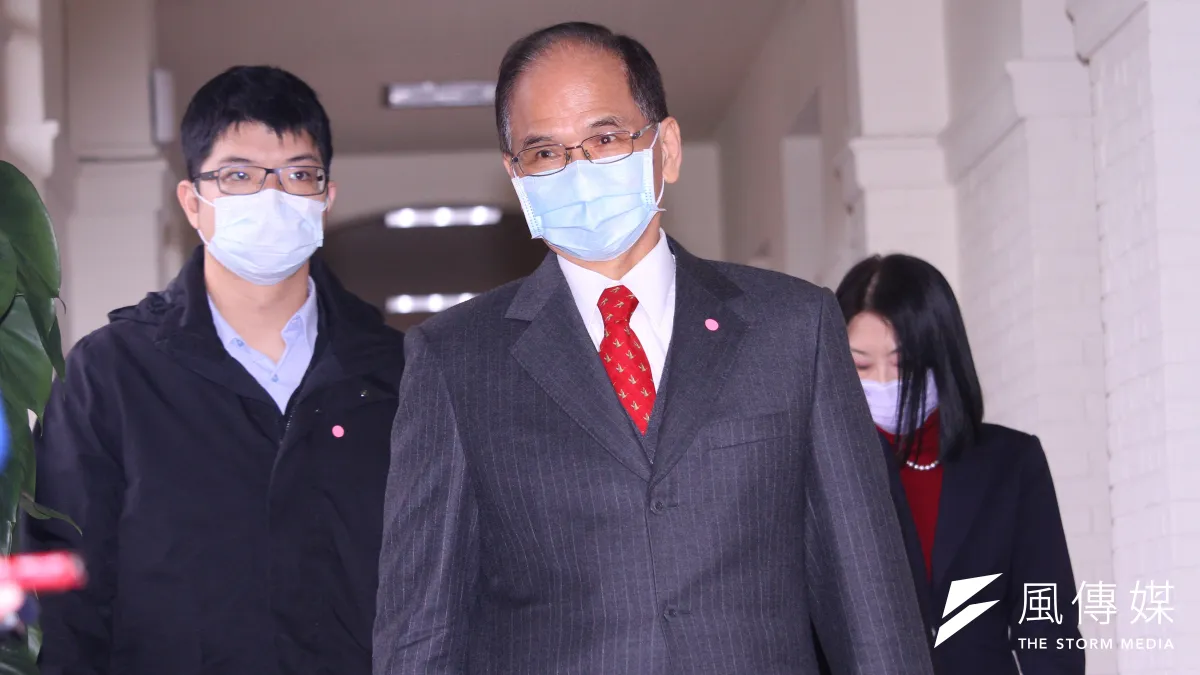 有媒體報導,行政院顧問丁怡銘針對公投相關議題,致電立法院長游錫堃(中)嗆聲,游錫堃今天則未否認辦公室有接到電話。(資料照片,蔡親傑攝)