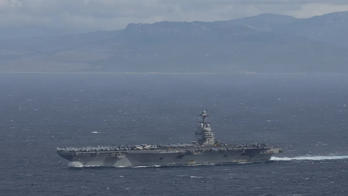 2025年11月11日。美國航母福特號與其所率領的航艦打擊群進入美國南方司令部管轄區。(US Navy) 2025年11月11日。美國航母福特號與其所率領的航艦打擊群進入美國南方司令部管轄區。(US Navy)