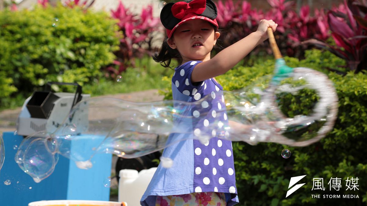 各界討論長照集中在老年人的長照,卻忘了兒少發展也需要政府的長期照護。(資料照片,余志偉攝) 各界討論長照集中在老年人的長照,卻忘了兒少發展也需要政府的長期照護。(資料照片,余志偉攝)