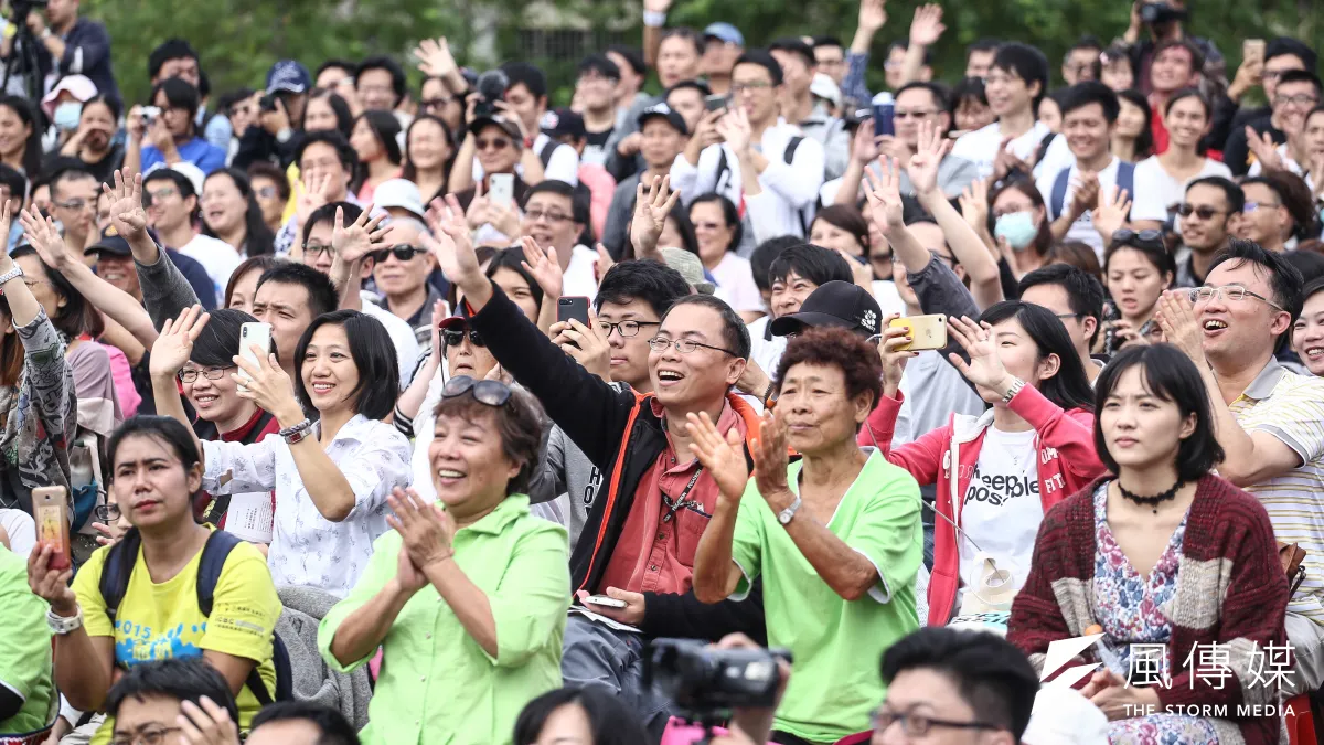 台北市長柯文哲於20日在北投七星公園舉行行動競選總部開幕園遊會,下一次大型造勢活動要到11月10日。(陳品佑攝)