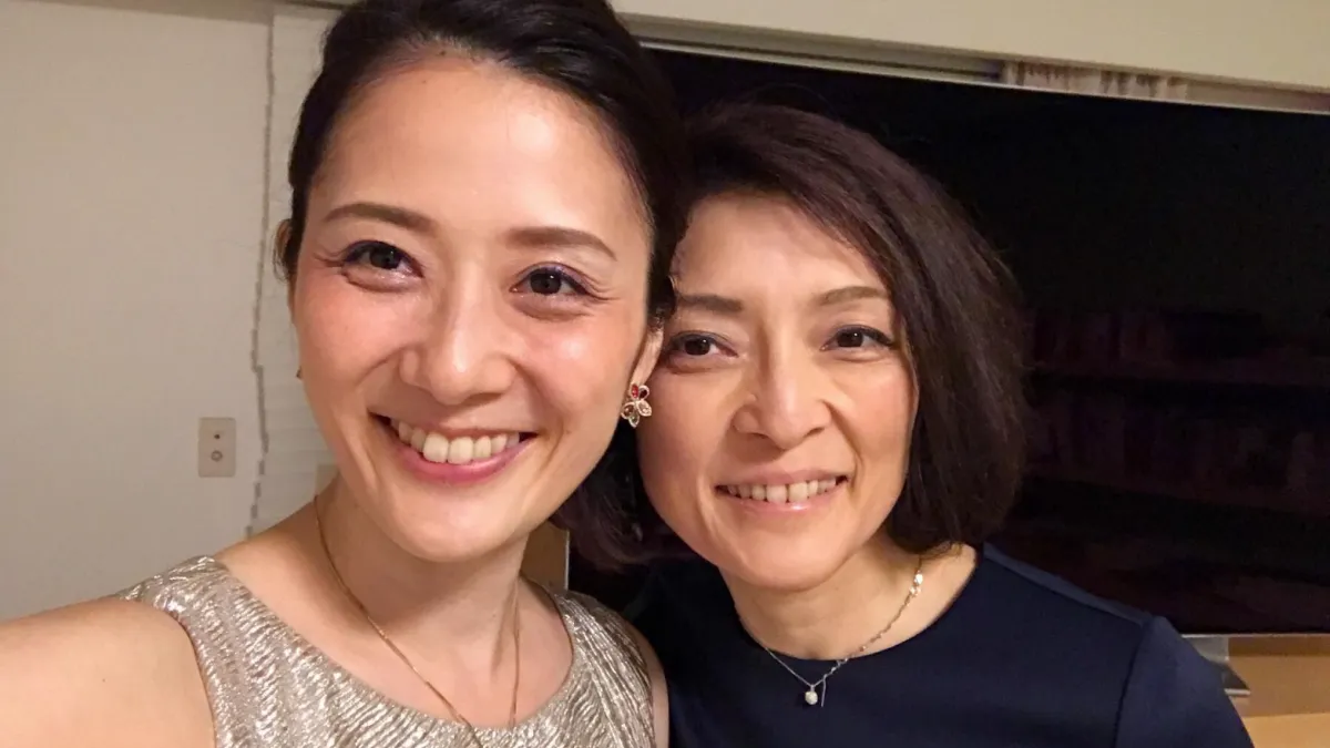 日本知名經濟評論家勝間和代宣布與女性交往。(翻攝勝間推特)