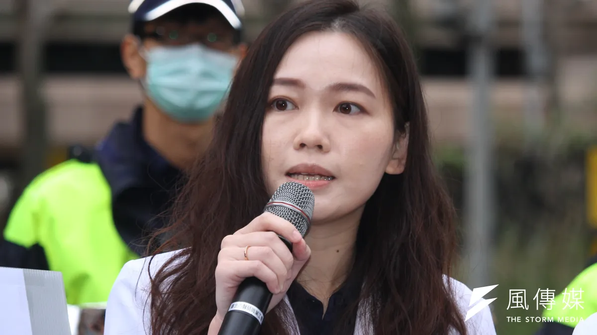 台灣醫事行動聯盟發起人吳欣岱(見圖)認為韓國瑜想為醫護普篩的作法沒必要,不過她事後卻在臉書說,自己這兩天已經跑去篩檢,引起外界議論。(資料照,蔡親傑攝)