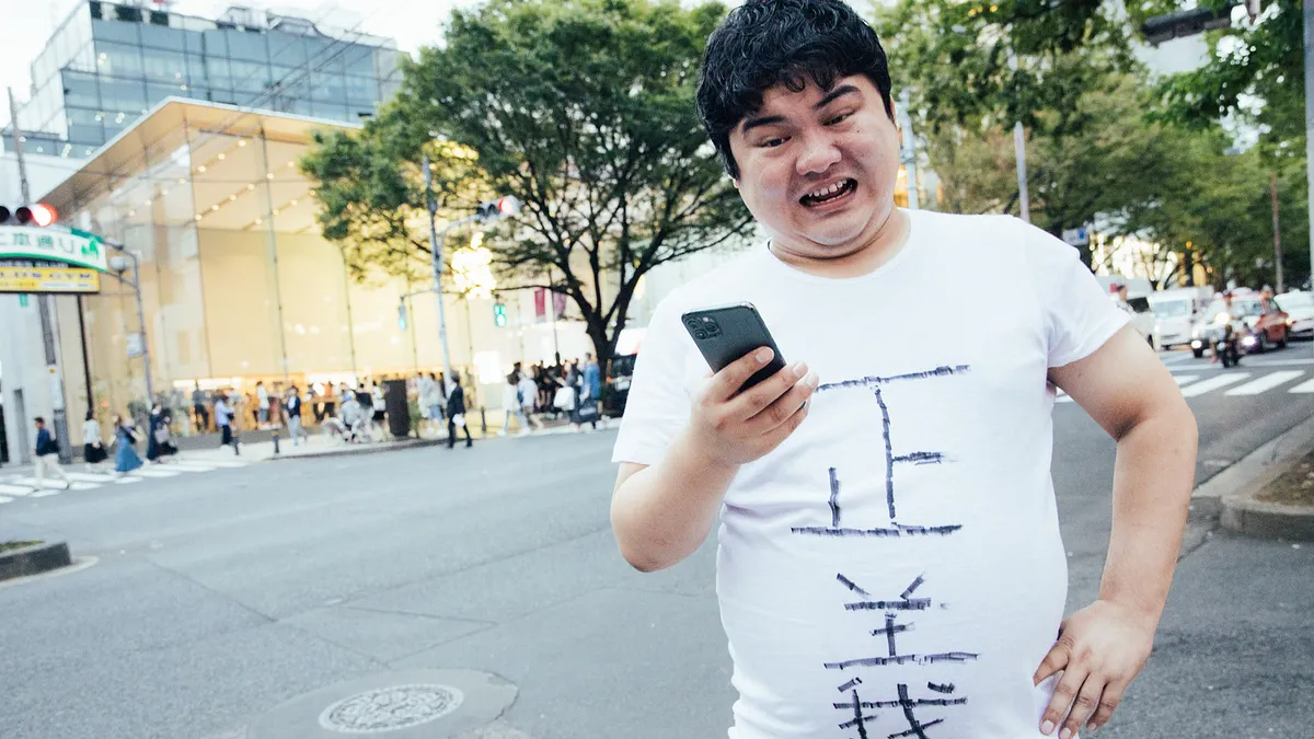 網路聊天常常會遇到對方「已讀不回」的情況,心理師教你簡單撇步應對進退。(圖/取自pakutaso) 網路聊天常常會遇到對方「已讀不回」的情況,心理師教你簡單撇步應對進退。(圖/取自pakutaso)