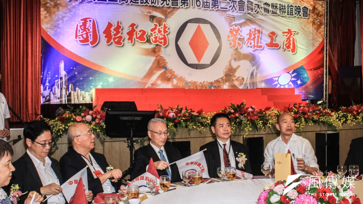 國民黨之痼疾乃一盤散沙耳,選民才支持出15個地方縣市長。試問,這15個地方諸侯展現出團結抗綠的氣勢了嗎?(資料照,蔡親傑攝)