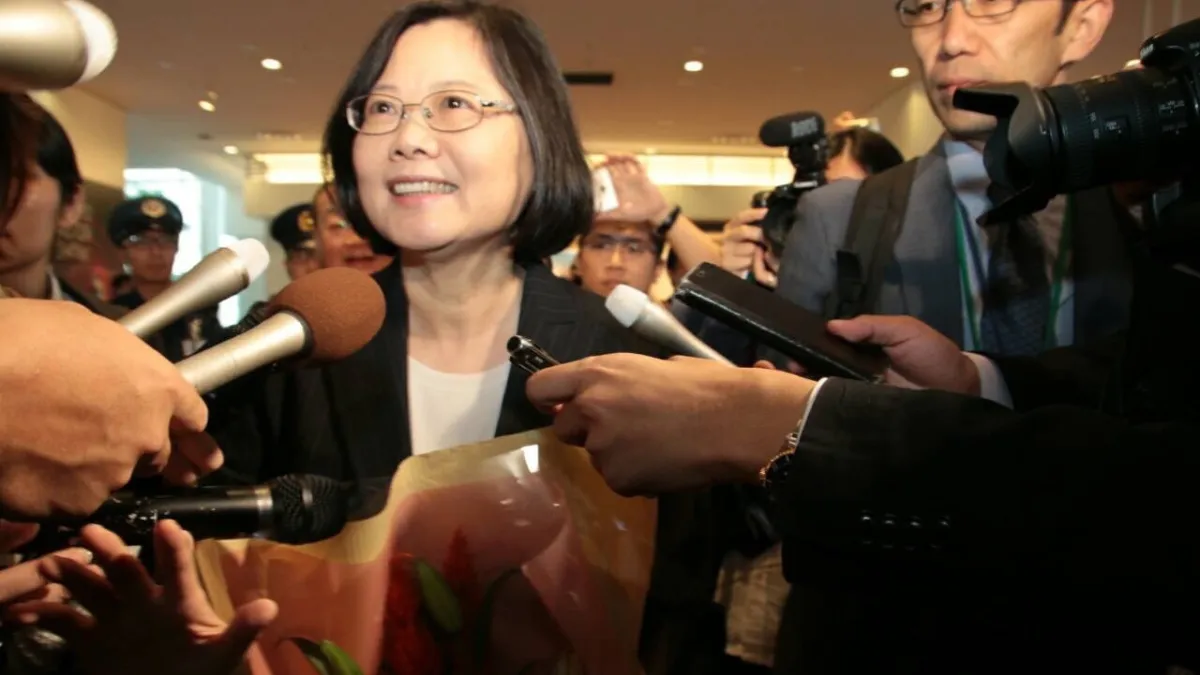民進黨總統參選人蔡英文6日開始訪日行程,今天更有所突破,在前國安會秘書長邱義仁陪同下,到日本內閣府廳舍拜會。(資料照,蔡英文訪日代表團提供)