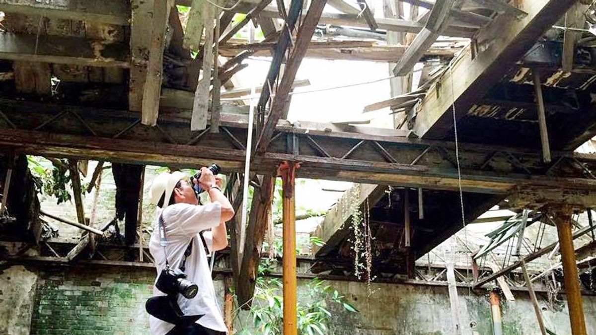 渡邉義孝最喜歡台南的日式建築。圖片提供:渡邉義孝(林俊德攝,端傳媒提供) 渡邉義孝最喜歡台南的日式建築。圖片提供:渡邉義孝(林俊德攝,端傳媒提供)