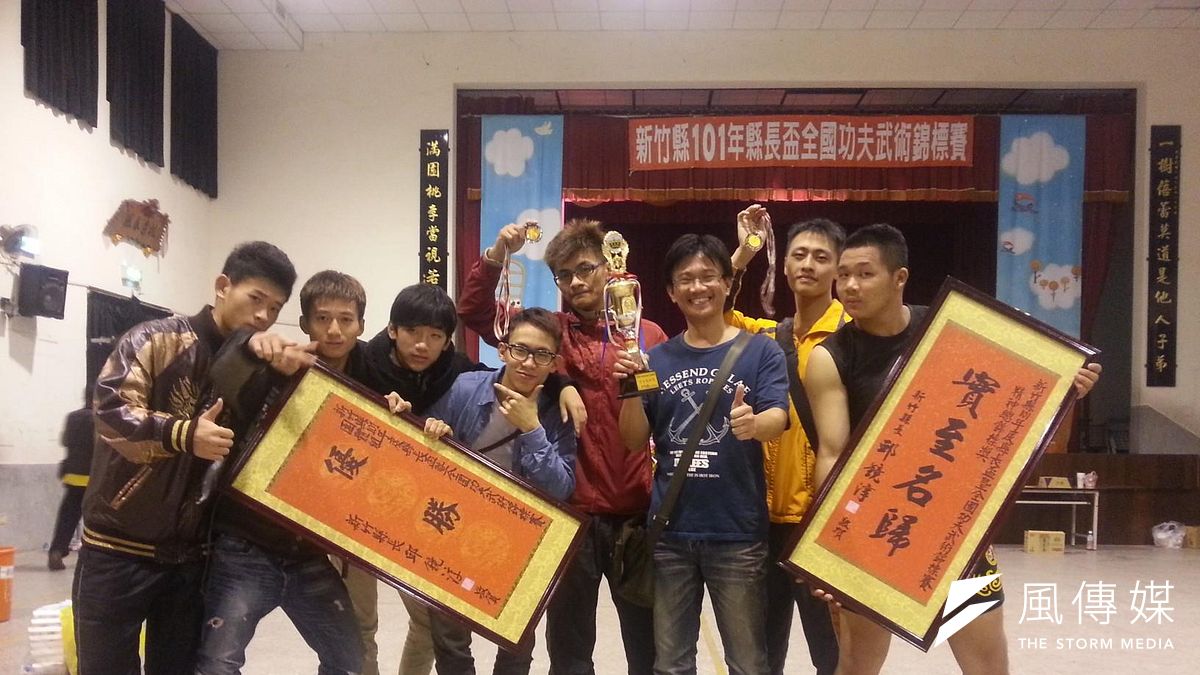 台灣散打格鬥協會秘書長余春盛(右三)爆料,中華民國國武術總會長期由特定家族主導。(余春盛提供) 台灣散打格鬥協會秘書長余春盛(右三)爆料,中華民國國武術總會長期由特定家族主導。(余春盛提供)